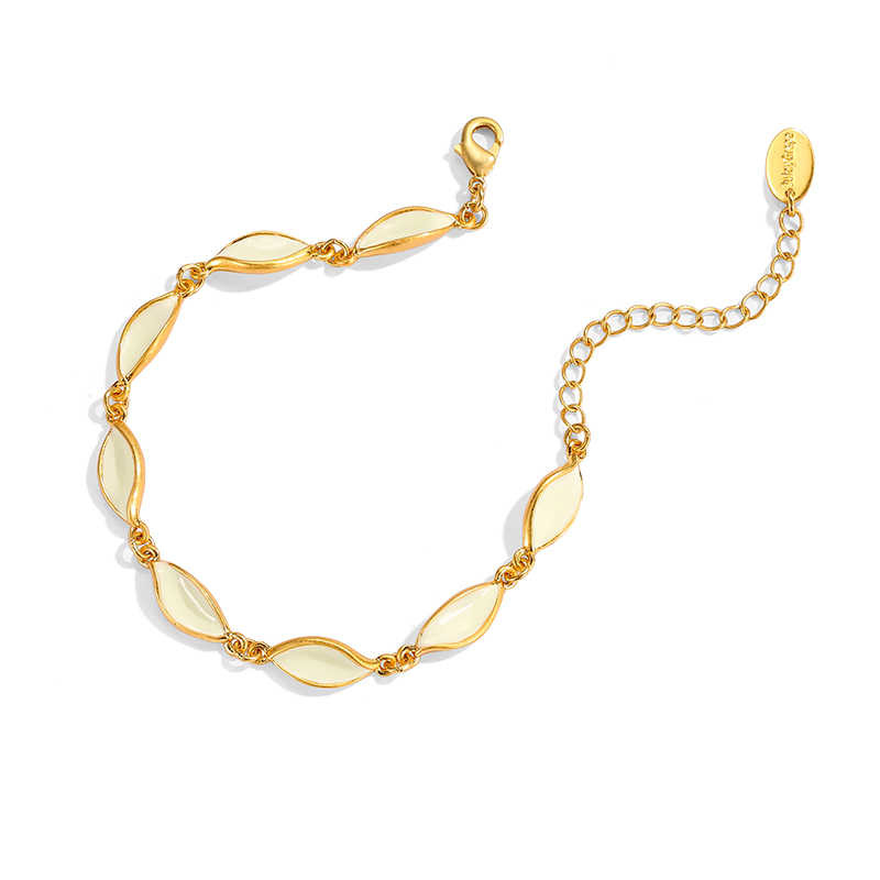 Leaf Shape Elegant Enamel Chain Bracelet1