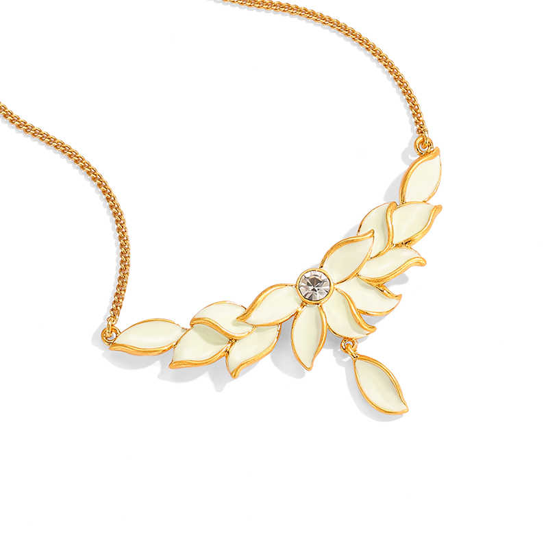 Leaf Shape Zircon Elegant Enamel Pendant Necklace1